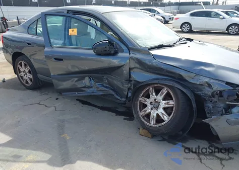 2003 Volvo S60 2.5T Awd z USA, uszkodzony, nr VIN YV1RH59H932256467